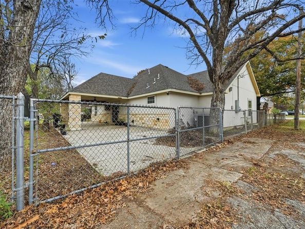 201 W Enon Avenue , Everman Texas 76140