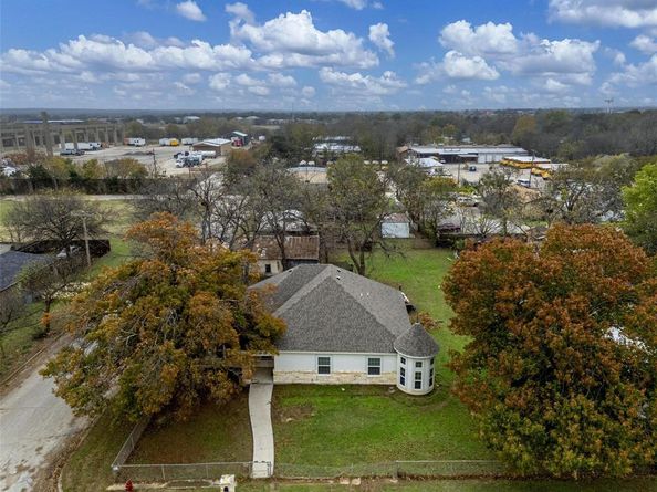 201 W Enon Avenue , Everman Texas 76140