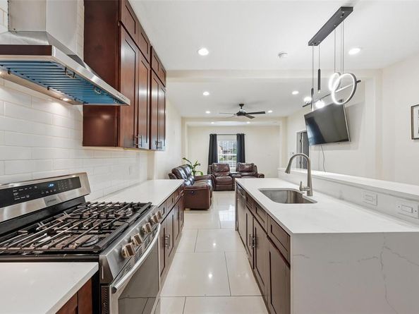 201 W Enon Avenue , Everman Texas 76140