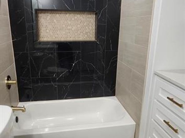 5601  Houghton Avenue , Fort Worth Texas 76107