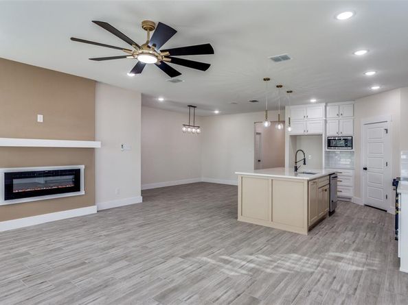 5601  Houghton Avenue , Fort Worth Texas 76107