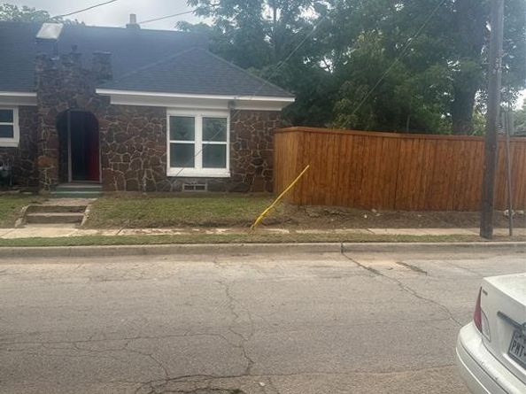 2435  Romine Avenue , Dallas Texas 75215