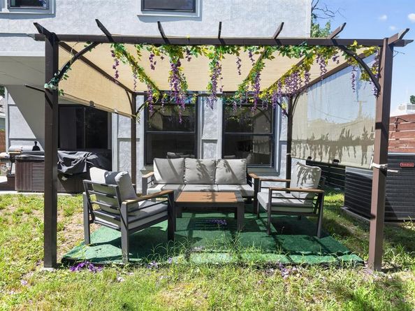1704  McBroom Street , Dallas Texas 75212