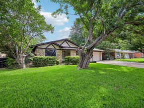 7452  Meadowcrest Drive , Fort Worth Texas 76112
