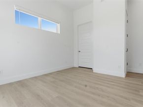 2925  spruce valley Lane  310, Dallas Texas 75233