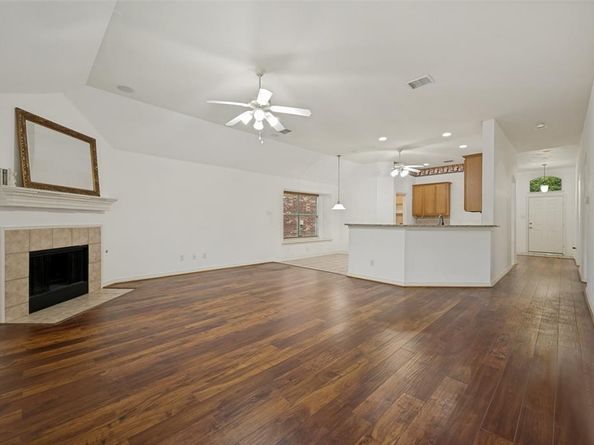 7806  Quiet Waters Drive , Arlington Texas 76016