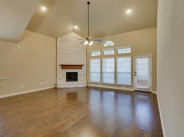 1522  Blue Jay Road , Garland Texas 75043
