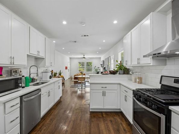 1008 S Oak Cliff Boulevard , Dallas Texas 75208