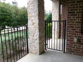 883  Birds Fort Trail , Arlington Texas 76005