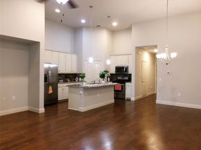 883  Birds Fort Trail , Arlington Texas 76005