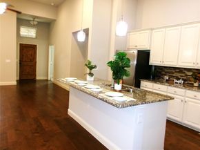 883  Birds Fort Trail , Arlington Texas 76005