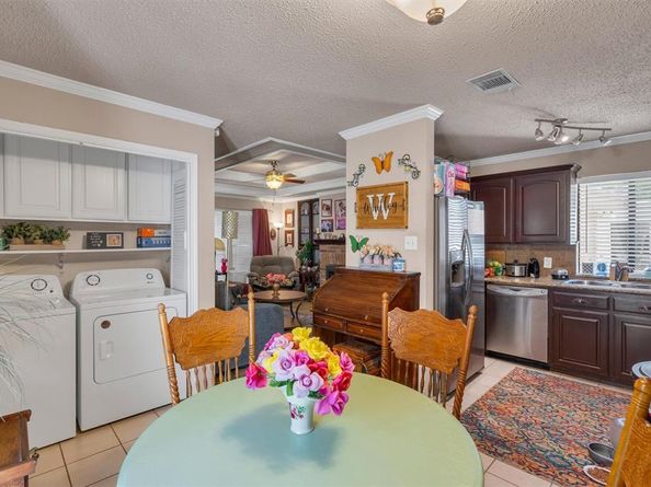 5706  Bramblewood Court , Arlington Texas 76017