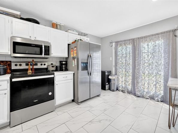 1604  Wickford Drive , Arlington Texas 76018