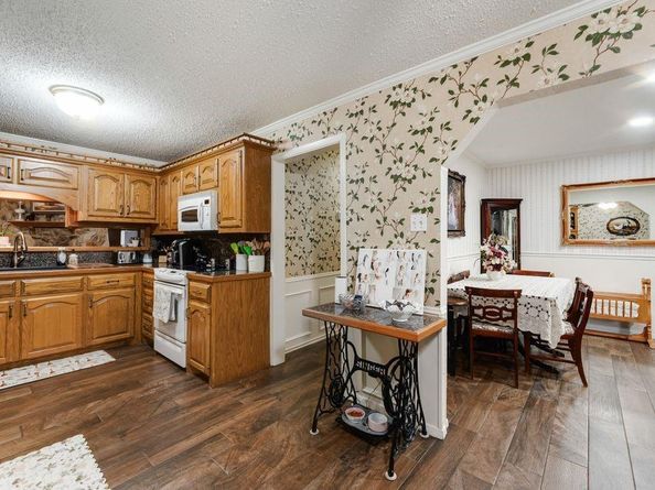 12704  Garden Grove Drive , Dallas Texas 75253