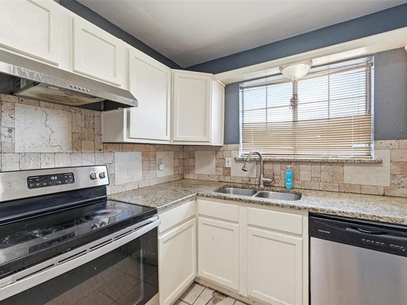 905  Brookhaven Drive , Lancaster Texas 75134