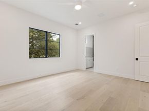 6803  Casa Loma Avenue , Dallas Texas 75214
