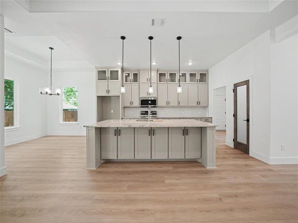113  Dennis Drive , Azle Texas 76020