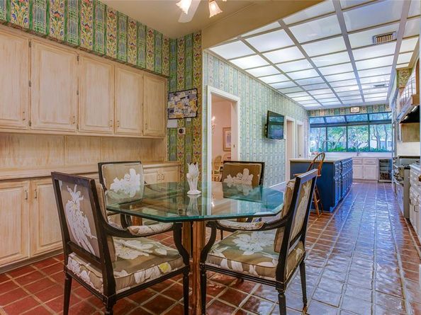 6620  Clubhouse Circle , Dallas Texas 75240