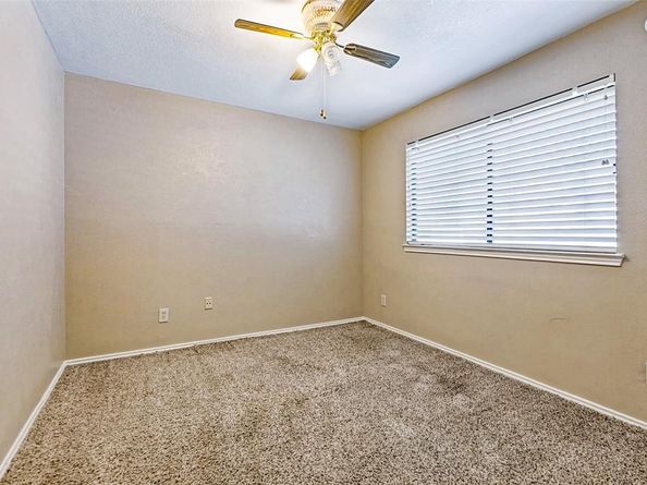 17490  Meandering Way  604, Dallas Texas 75252