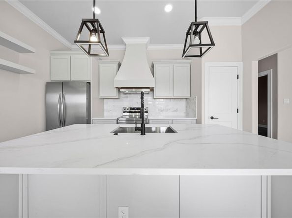 1818 E Tucker Street , Fort Worth Texas 76104