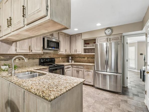 3101  Becky Court , Garland Texas 75044