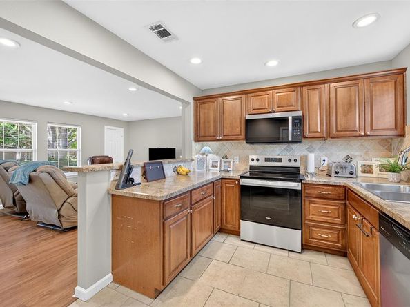 2632  Wicker Avenue , Farmers Branch Texas 75234