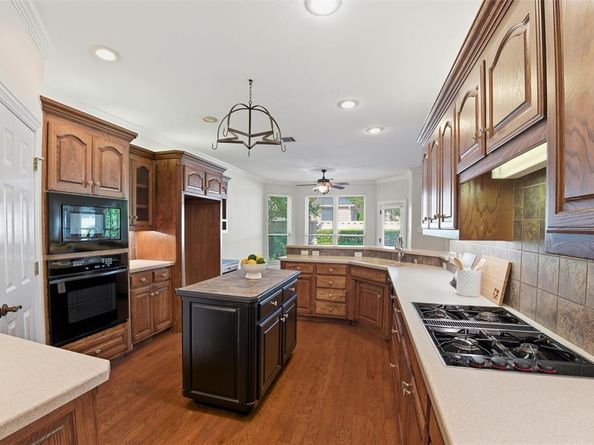 718  Morningside Drive , Mansfield Texas 76063