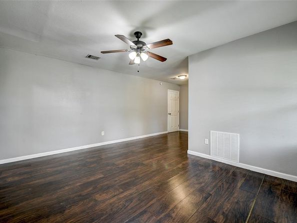 802 E Dallas Street , Mansfield Texas 76063