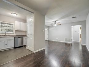 802 E Dallas Street , Mansfield Texas 76063