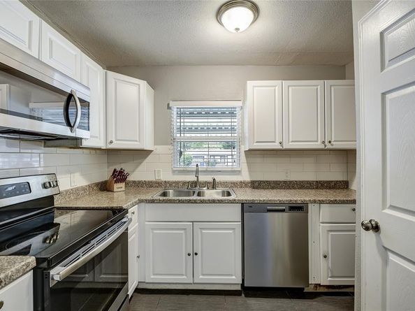 802 E Dallas Street , Mansfield Texas 76063
