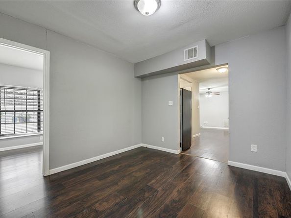 802 E Dallas Street , Mansfield Texas 76063