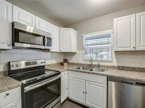 802 E Dallas Street , Mansfield Texas 76063