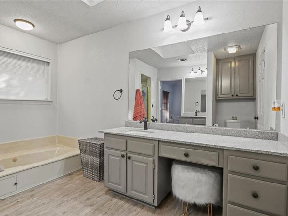 5520  Bradley Court , Arlington Texas 76017
