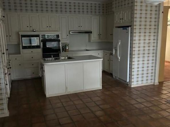 4708  El Caballero Court , Arlington Texas 76017
