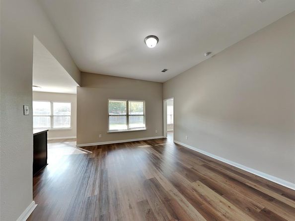 1334  Barrel Drive , Dallas Texas 75253