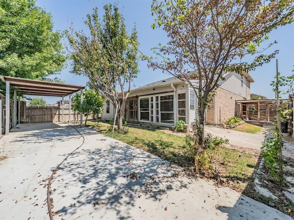 9216  Quarter Horse Lane , Fort Worth Texas 76123
