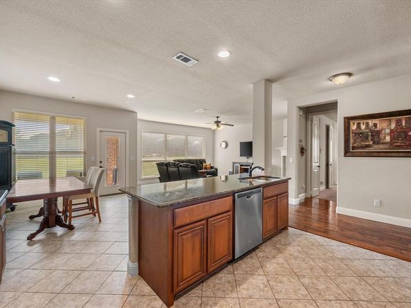 1112  Vickery Drive , DeSoto Texas 75115