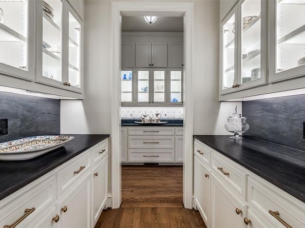17316  Club Hill Lane , Dallas Texas 75248