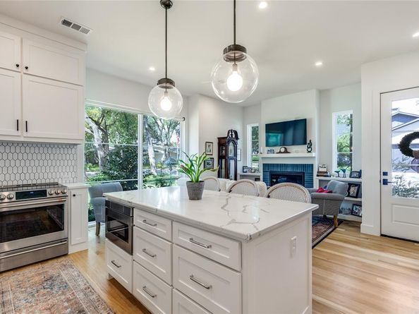 3848  Echo Brook Lane , Dallas Texas 75229