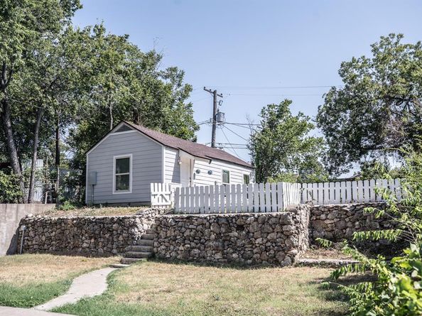 1864  Highland Avenue , Fort Worth Texas 76164