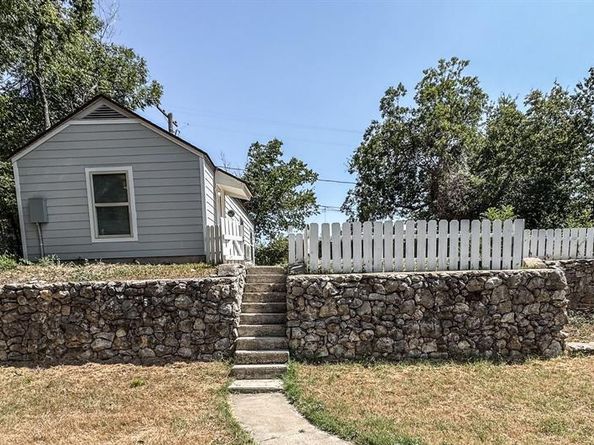 1864  Highland Avenue , Fort Worth Texas 76164