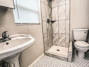 1864  Highland Avenue , Fort Worth Texas 76164
