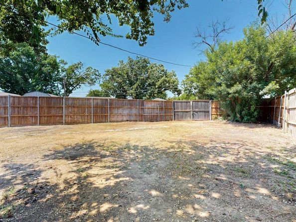 1023  Osceola Trail , Carrollton Texas 75006
