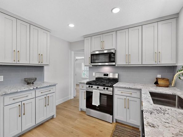 1023  Osceola Trail , Carrollton Texas 75006