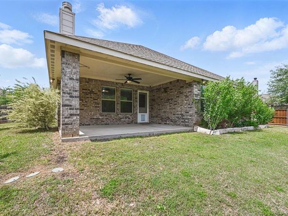 512  Hidden Springs Trail , Azle Texas 76020
