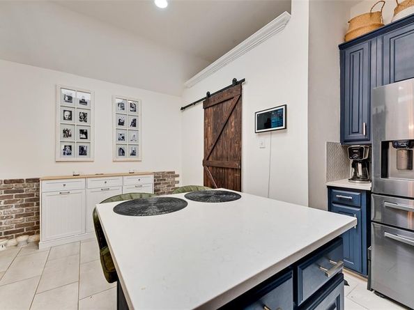8609  Old Oak Drive , Irving Texas 75063