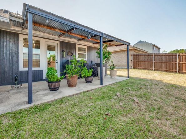 2805  Glenbrook Drive , Carrollton Texas 75007