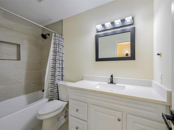 4623  Gaston Avenue  7, Dallas Texas 75246