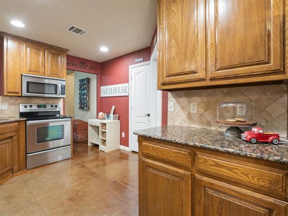 800  Stella Mae Drive , Fort Worth Texas 76028