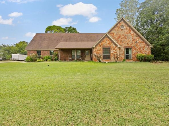 800  Stella Mae Drive , Fort Worth Texas 76028